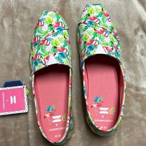 Tom’s flamingo shoe